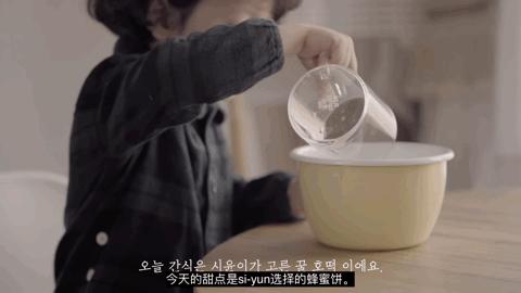 韩国主妇治愈生活,韩国主妇带着婴儿做家务