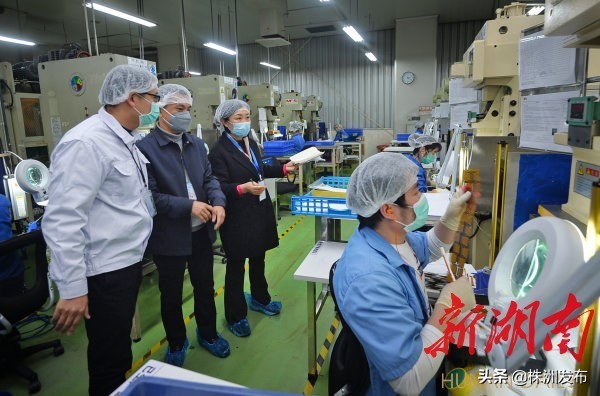 关键时刻冲得上去豁得出来,关键时刻冲得上去危难关头豁得开