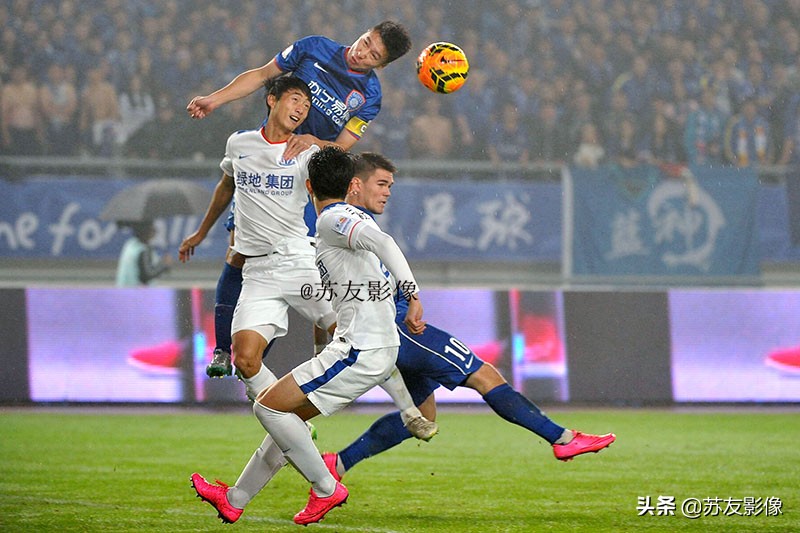 江苏队冠军奖杯在哪,江苏队举奖杯