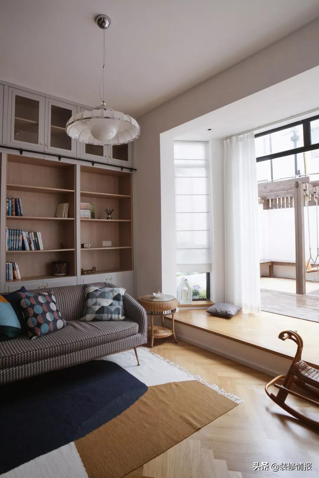 她买下32㎡上海老旧学区房,为女儿打造小桃园还有20㎡舒适大庭院