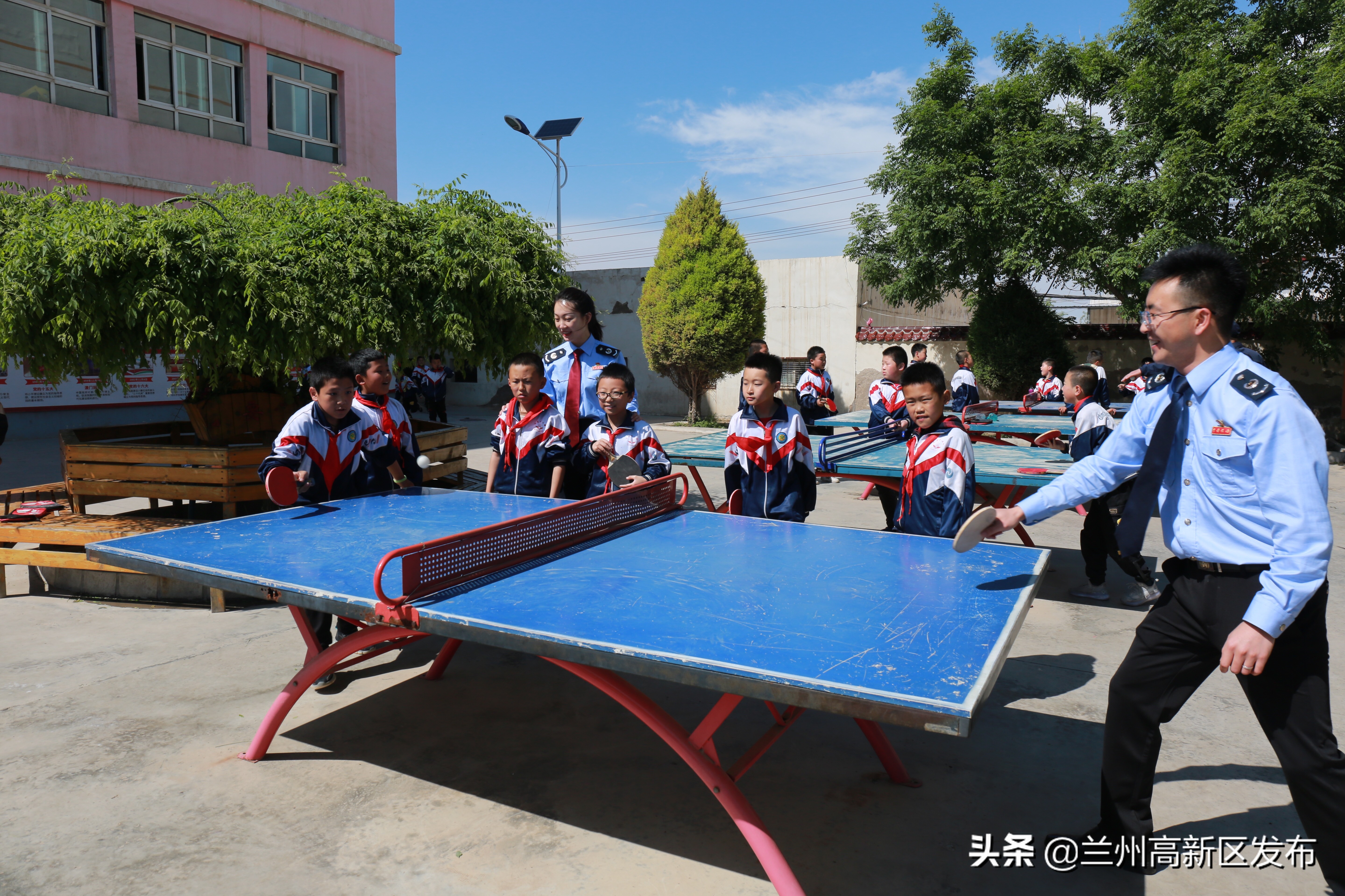 税收伴成长税法润童心——兰州高新区税务局定远税务所*党**支部走进校园普及税法知识