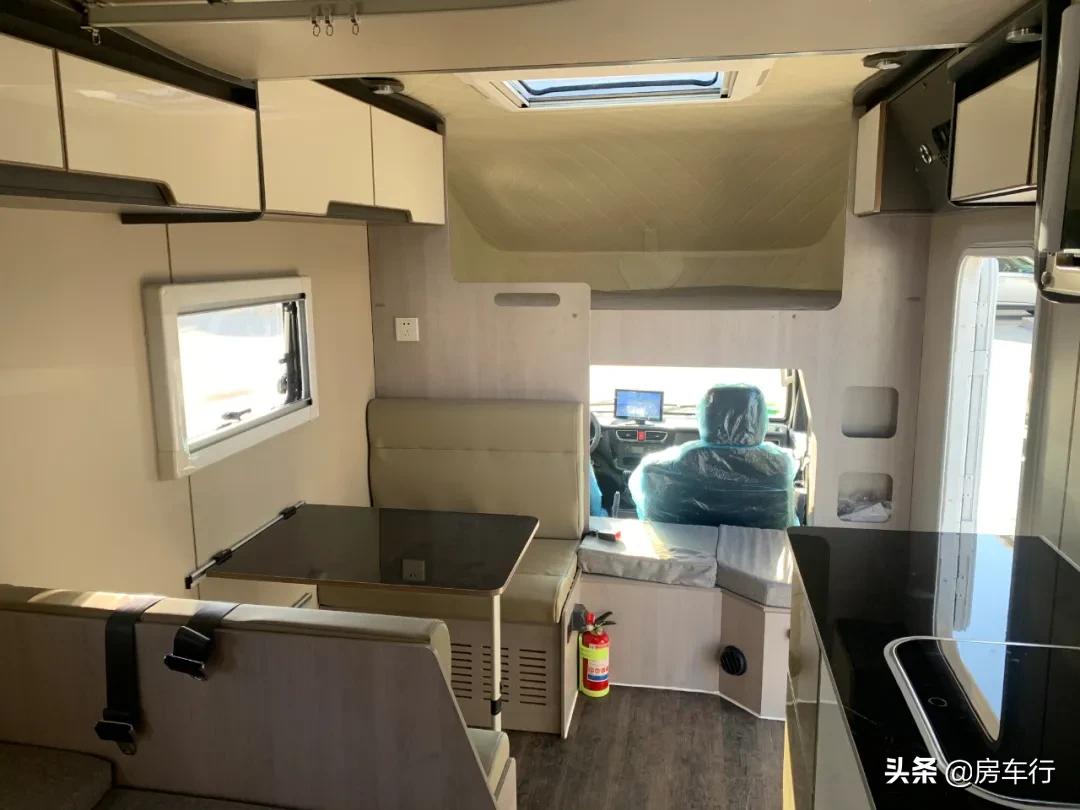 房车价格5-10万元低顶b型房车,房车大全20-30万的c型高档房车