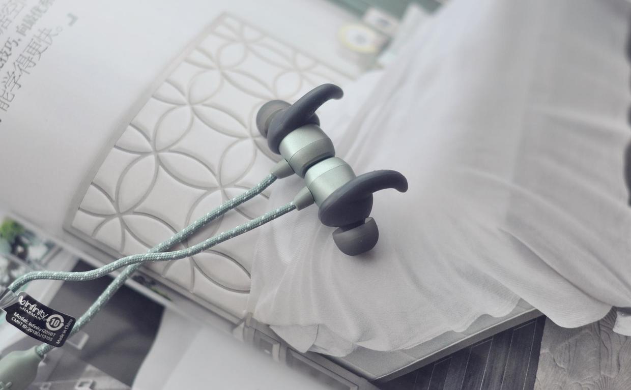 甯︽湁鍝堟浖闊宠川钃濈墮鑰虫満,鏈夊搱鏇奸煶璐ㄧ殑钃濈墮鑰虫満