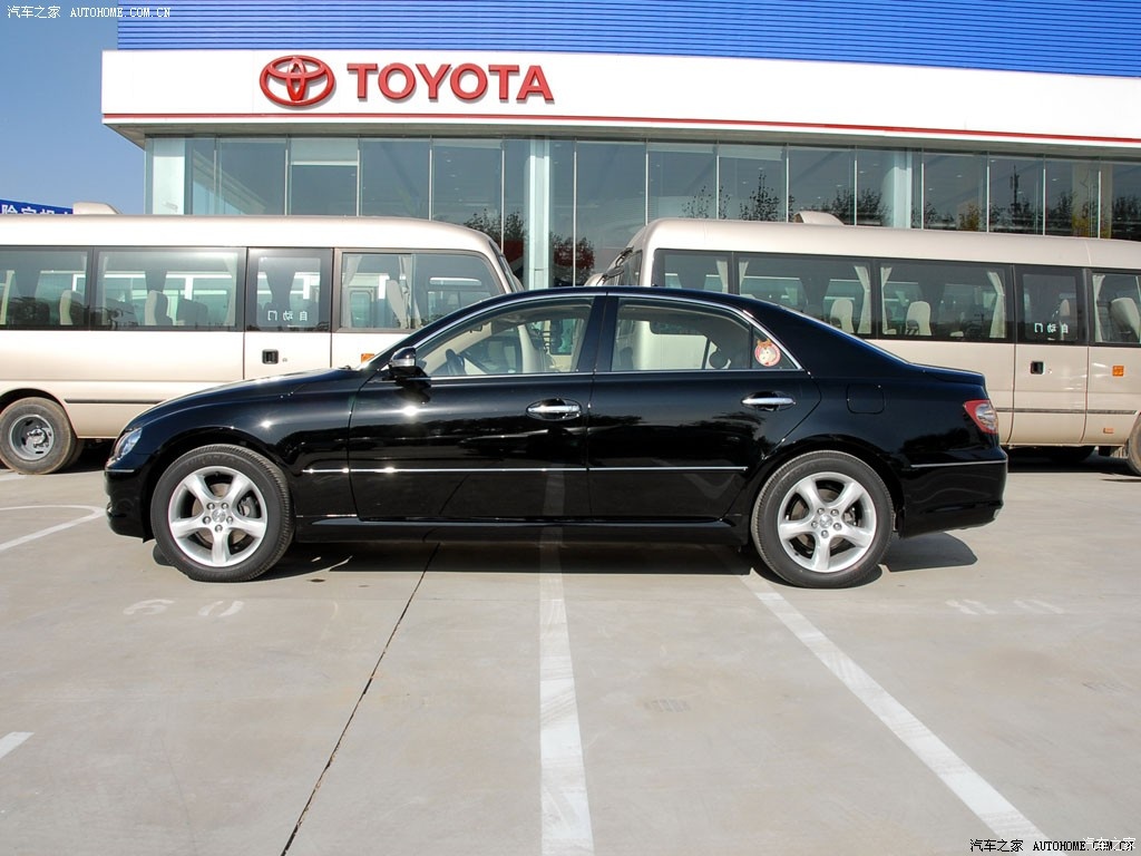2015款丰田锐志2.5v尊锐版,10年丰田锐志2.5v风度菁英版配置