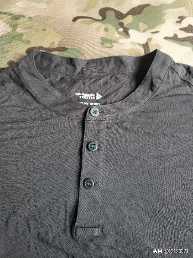 领口下垂怎么改小,领口太大怎么处理小技巧