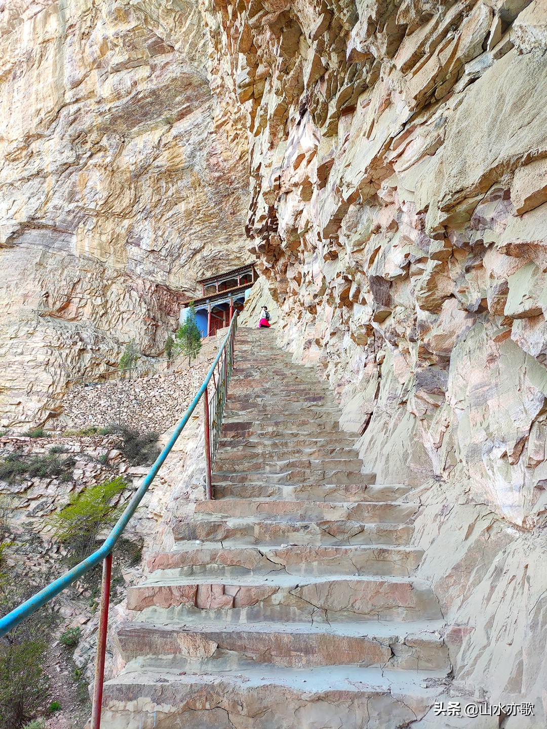 从石家庄到邢台，寻找大自然的鬼斧神工，爬上半个瓮，羞羞阴阳山