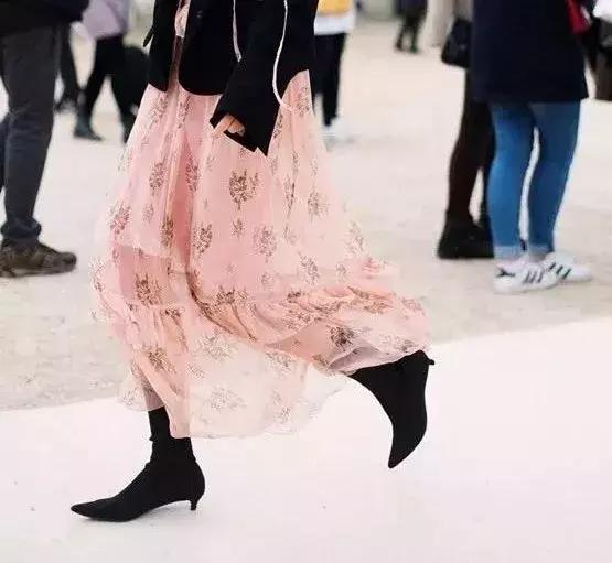 冬天靴子买什么样子的,冬天不建议买的靴子