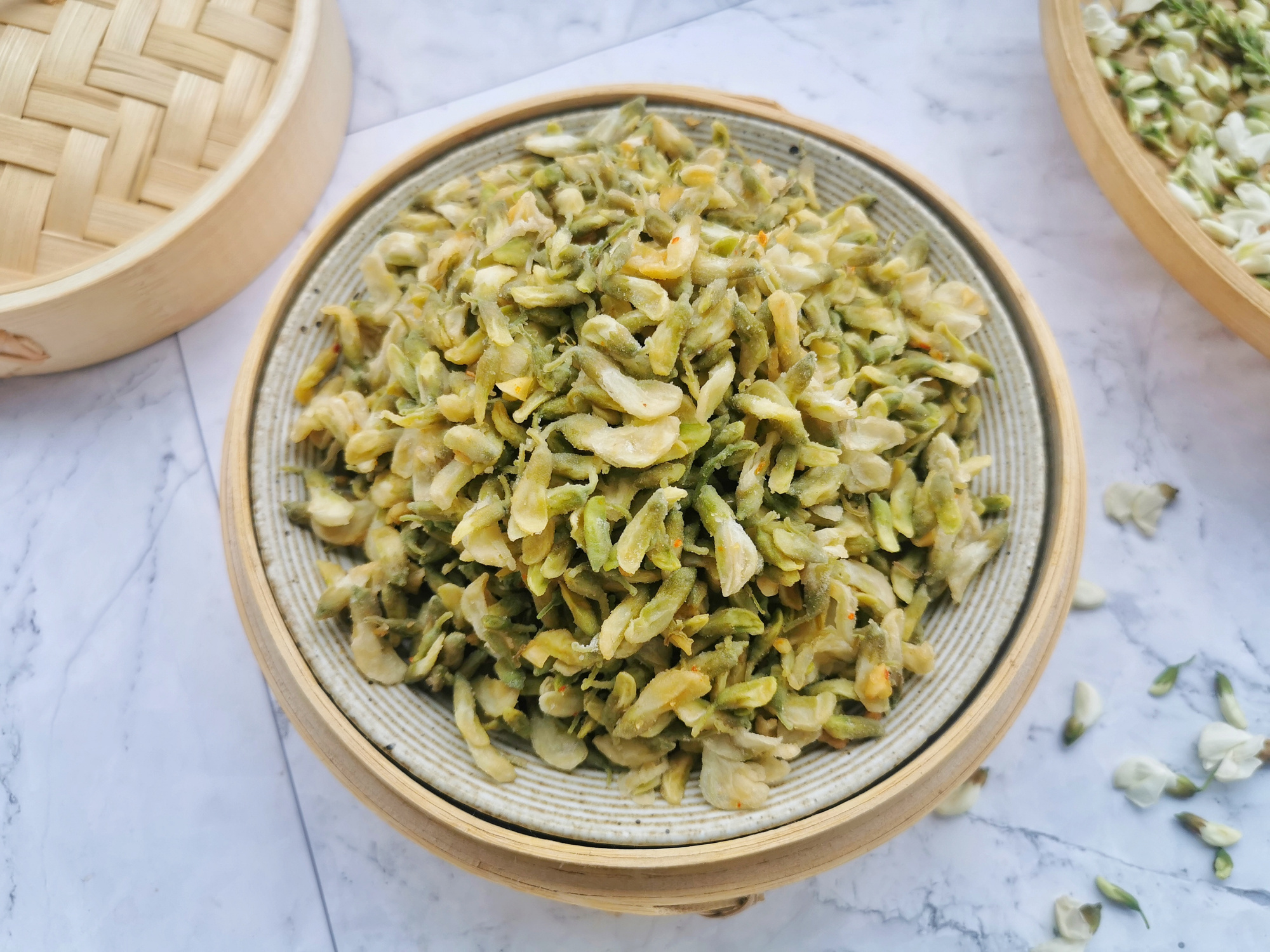 不焯水的槐花有毒吗,洋槐花不加面粉直接上锅蒸