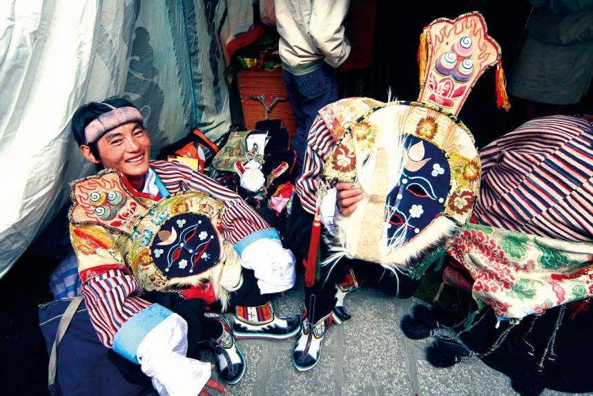 藏戏是藏族的传统文化,藏戏被称为藏文化的神