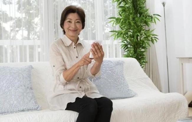 53岁“丁克族”女子的后悔：答应丈夫不要孩子，是我难以弥补的痛