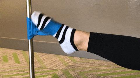 走路时总崴是什么原因,走路总是崴脚踝怎么回事