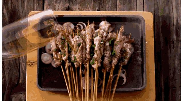 不仅是烧烤，他的对手是星巴克，他要打造中式烧烤的第三空间