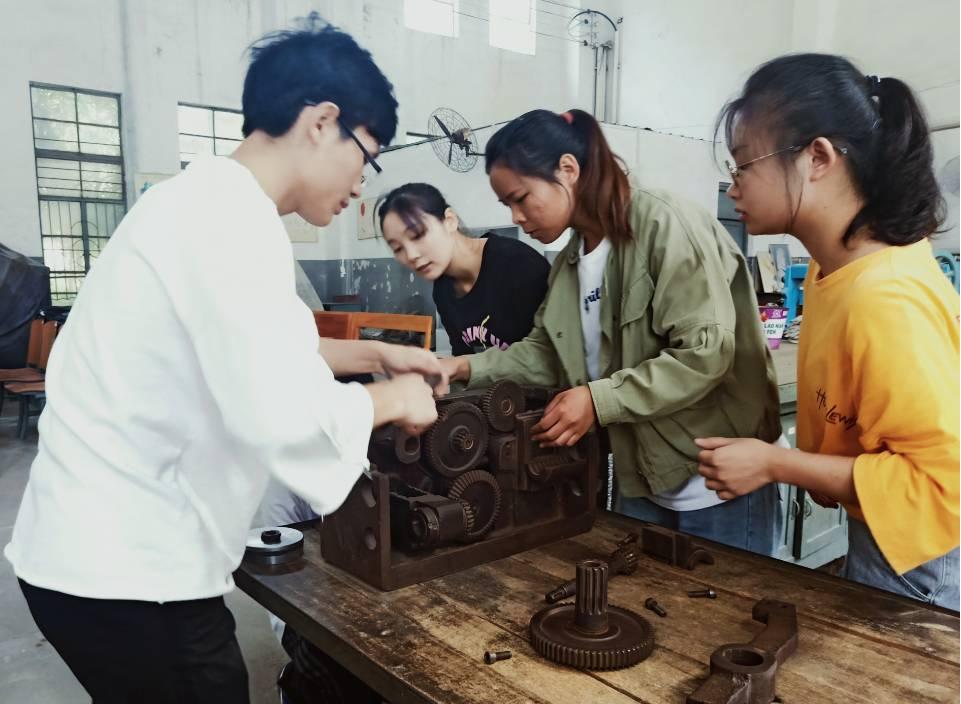 揭秘！海马竟是鱼类！上课磨锤子！直击湖北超火爆的开学第一课