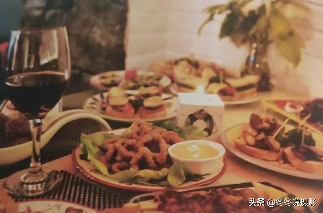 美食摆盘拍照构图,拍餐桌怎么拍出高级感