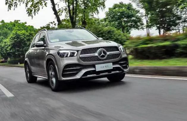 奔驰gle53amgcoupe试驾,奔驰gle450coupe2021款轿跑