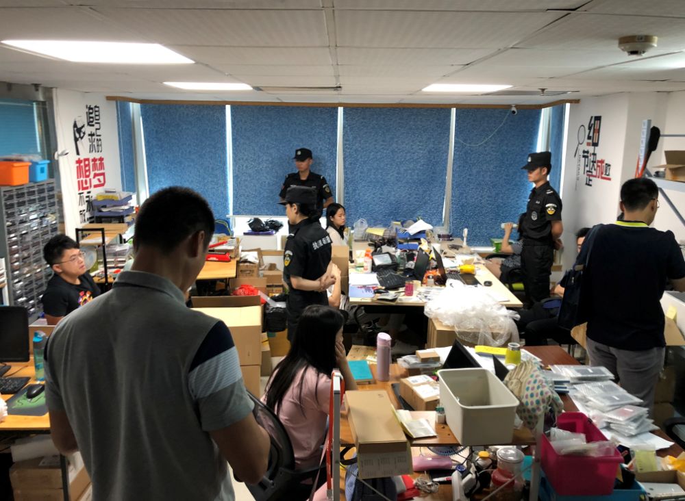 假华为手机被查,假冒华为零件知名维修企业被查
