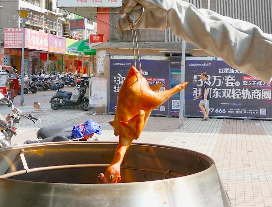 这才是真正的烤鸡做法简单还入味,烤鸡皮怎么红亮