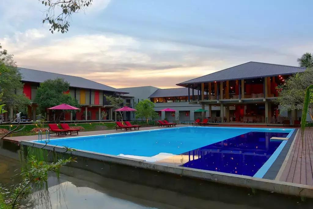 一生必去一次的神奇国度，榴莲白菜价，还有千与千寻里的海上火车