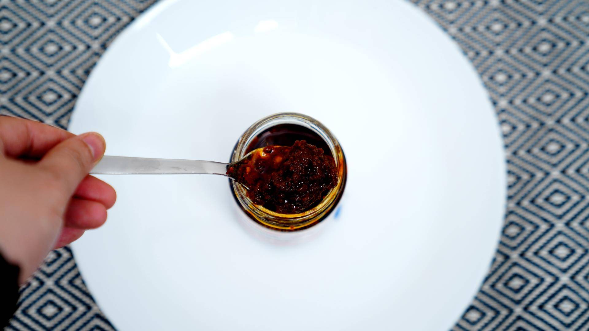 如何用老干妈调制万能秘制酱料,除了老干妈还有这16种酱料值得吃