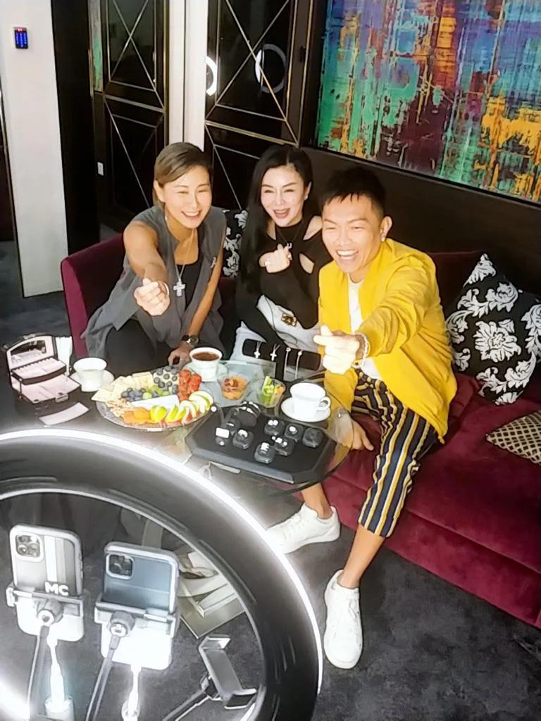 关之琳香港佳士得珠宝 (关之琳戴天价珠宝)