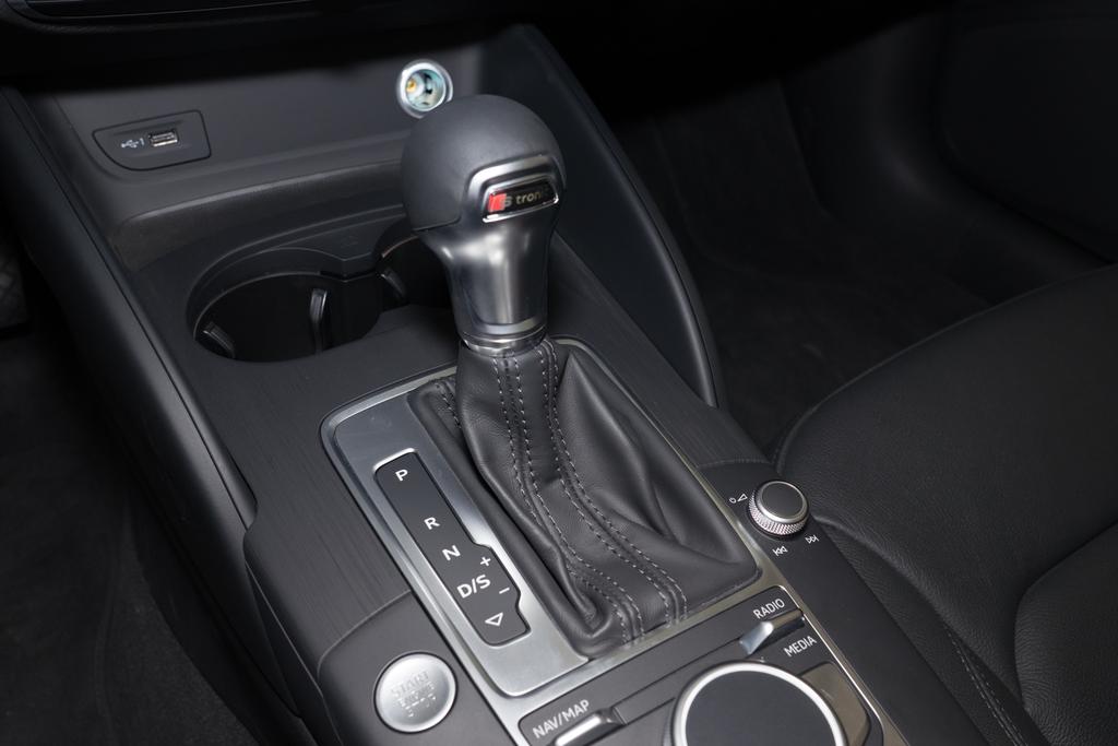 奥迪2019四座硬顶敞篷车,进口四座奥迪最新款