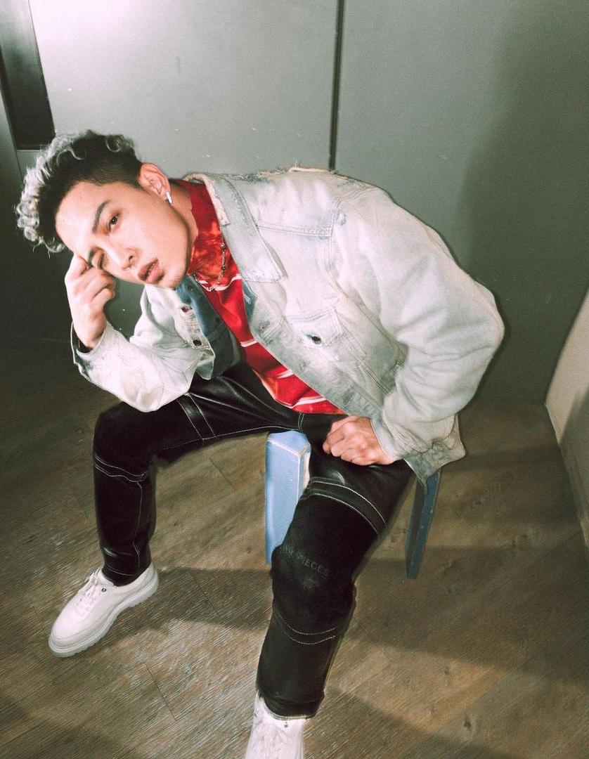 推荐六款男生卷发造型,高瘦男生适合什么发型卷发