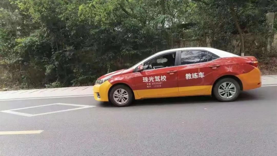 学员左右不分的搞笑教学,驾校学员左右不分