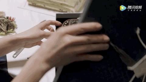 都挺好的朱丽穿的大衣是啥牌子,挺好里的二嫂