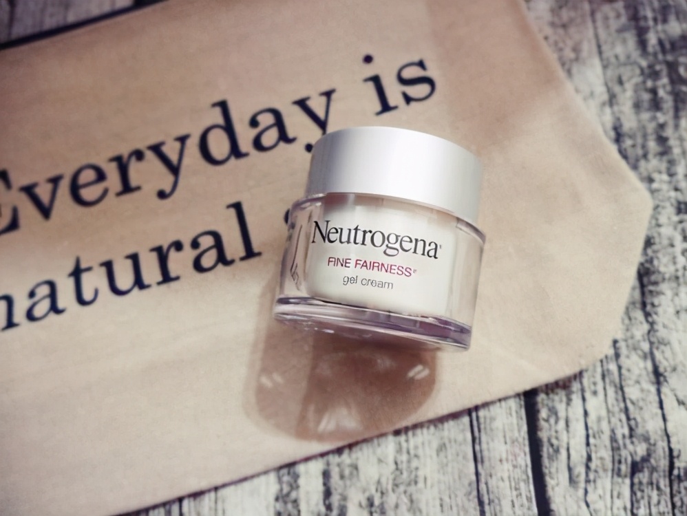 自然堂韩束推荐,自然堂韩束珀莱雅哪个好用