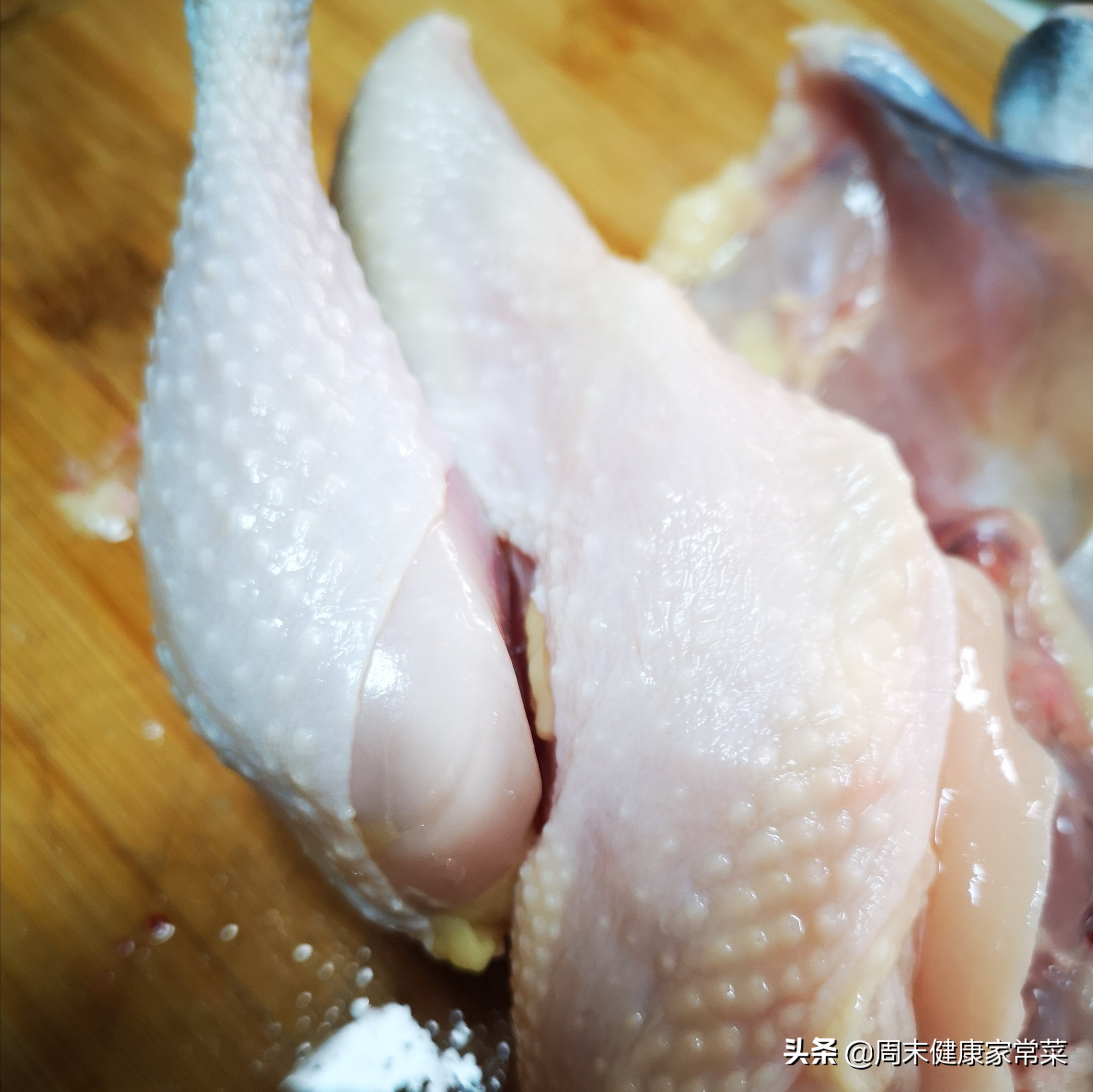 怎么把一只鸡完全脱骨,整只鸡如何完整脱骨