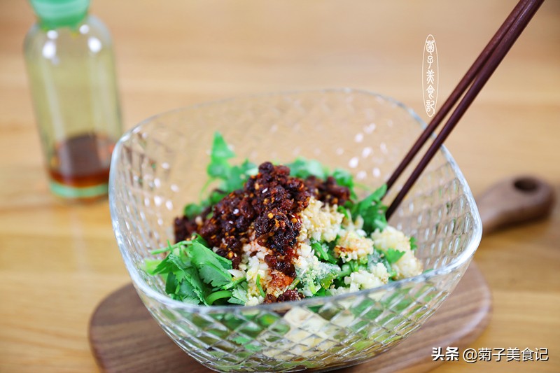 凉拌苦瓜最好吃的做法不泼油,凉拌苦瓜甜最好吃的做法