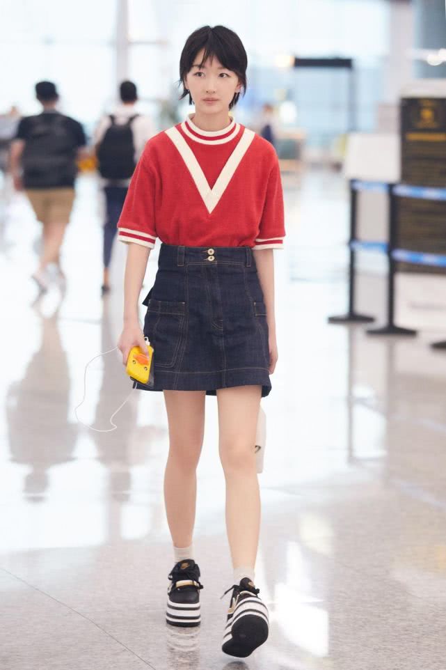 周冬雨有1米5高吗,周冬雨162还是158