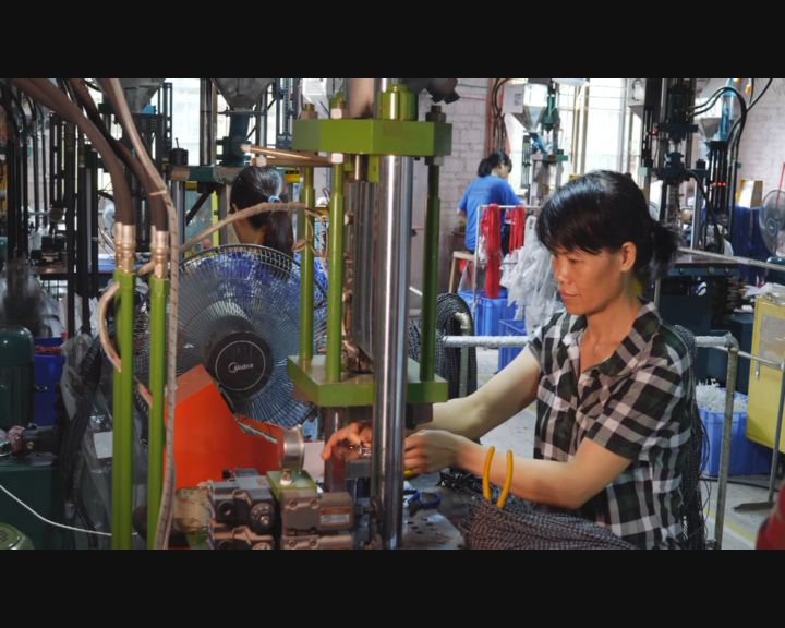 特色产业带动贫困户,特色产业助推脱贫致富