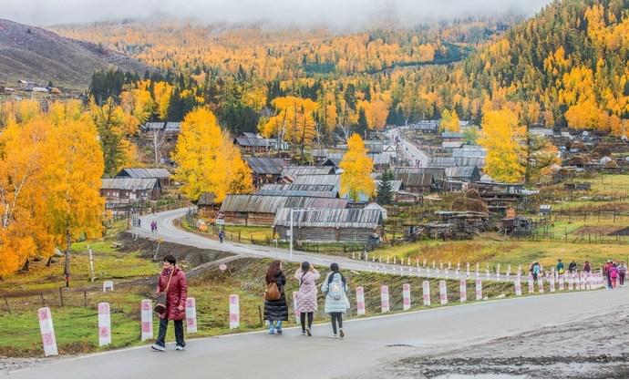 去新疆不跟团不自驾怎么玩,普通人不跟团去重庆自由行