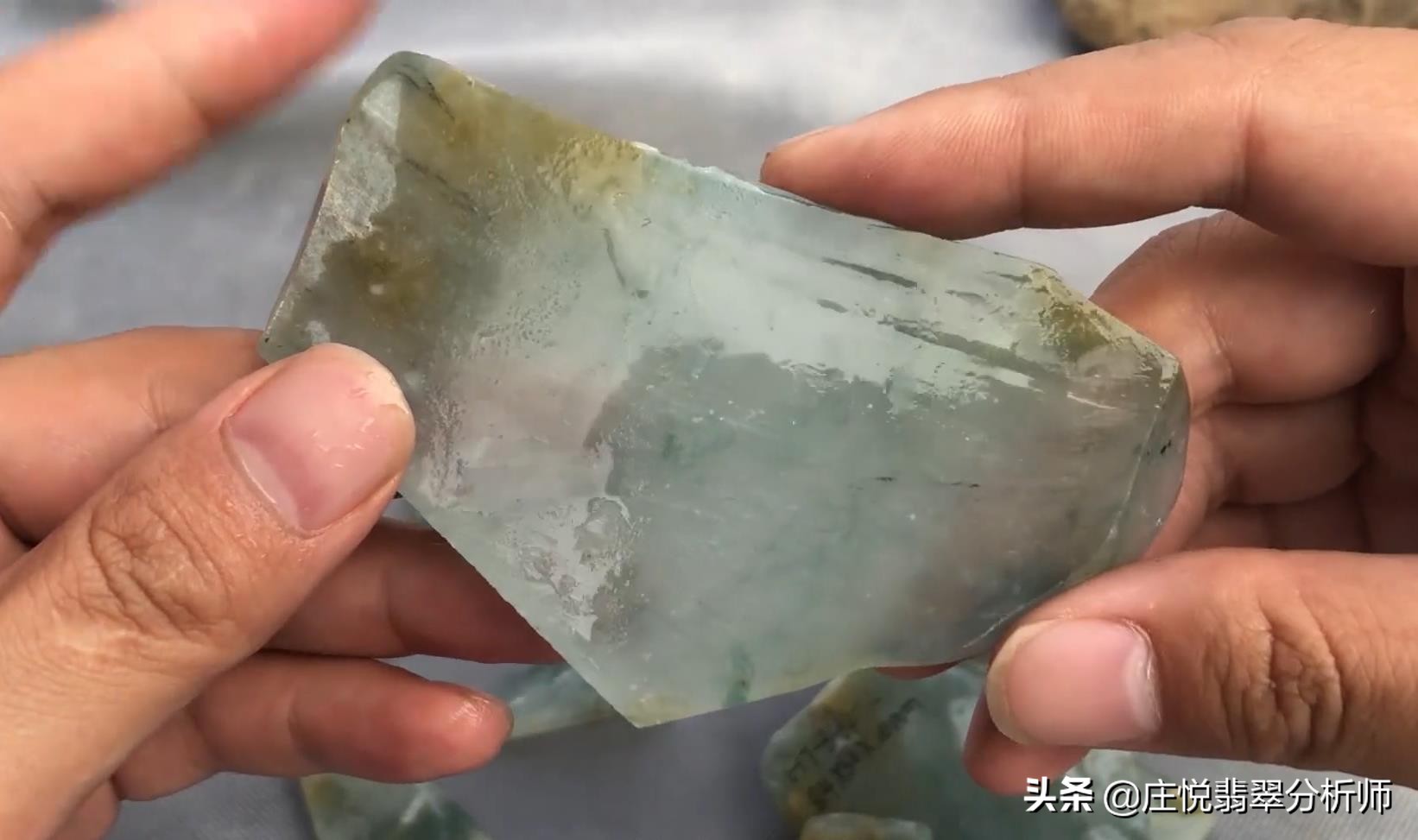 从原石看翡翠,从原石到手串