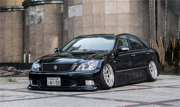 12代皇冠3.0几秒破百,12代以后再无皇冠发动机