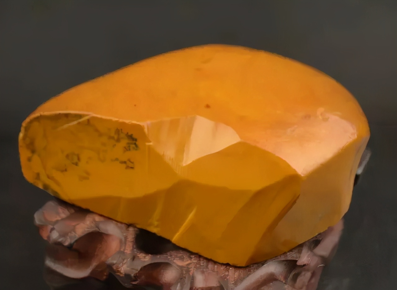 黄龙玉怎么炒作起来的,黄龙玉风生水起