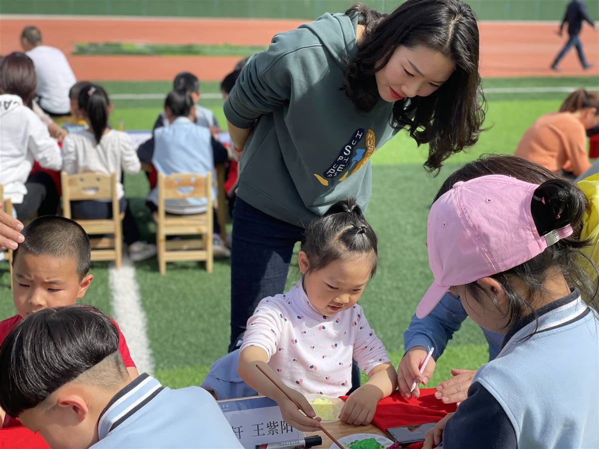 我的童年我做主简笔画图文,亲子diy手绘涂鸦暖场活动