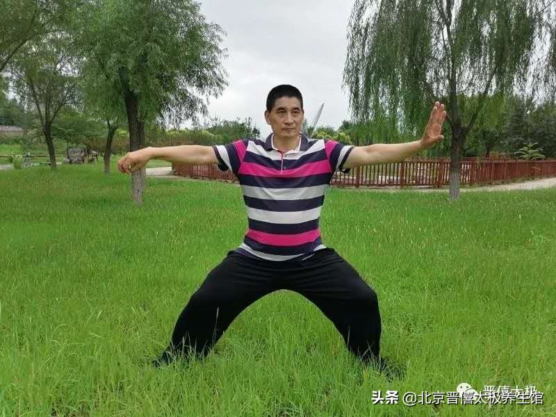 正确的松腰骨姿势,松腰小窍门