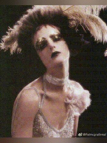 汤姆福特和迪奥哪个眼影盘好,汤姆福特20号眼影教程