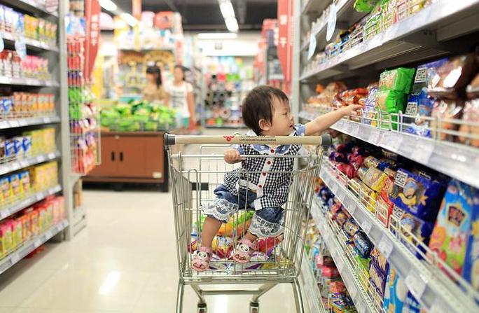 “妈妈，我脚疼”，女儿超市里突然嚷着脚痛，宝妈低头一看报了警