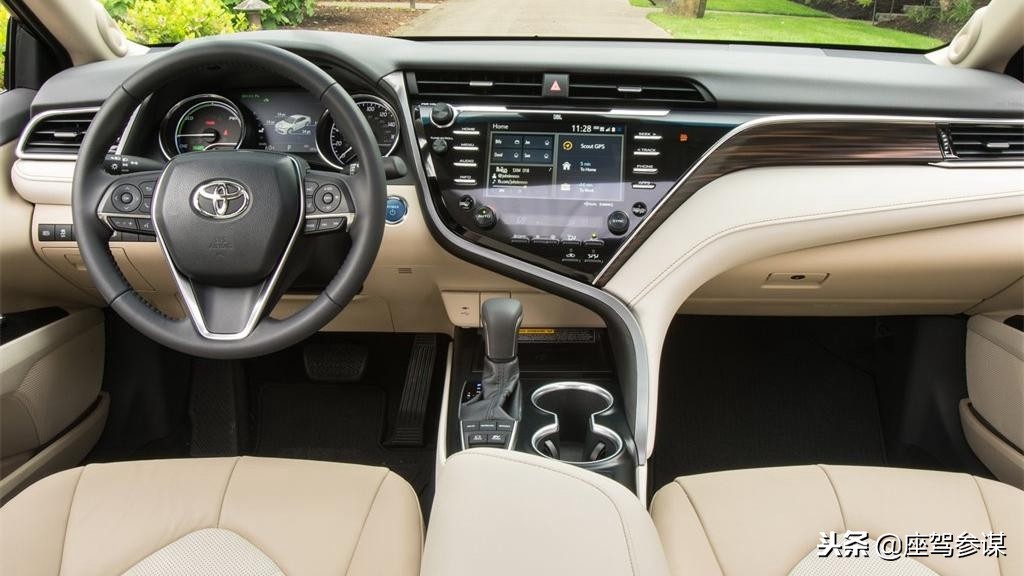 丰田凯美瑞2.5l豪华版测评,丰田凯美瑞2024款2.0精英版试驾