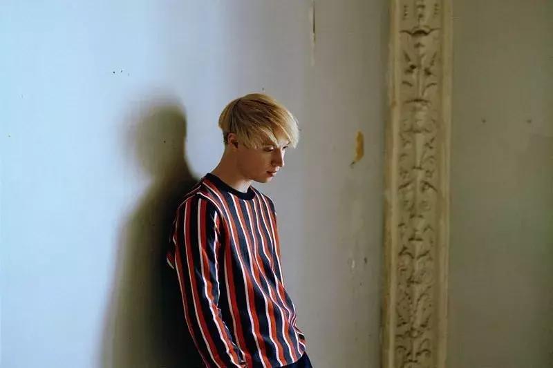 polo老气四招穿出精英范,polo衫是不是老气