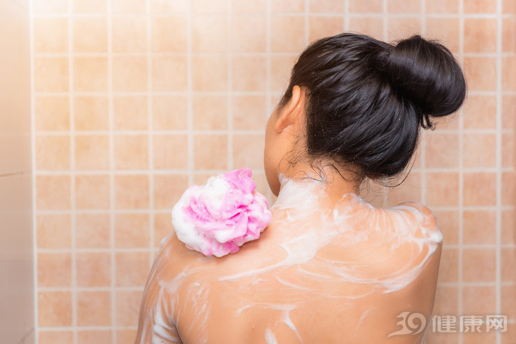 妇科老有些潮湿是怎么了,短裤上面总是湿的是不是妇科炎症