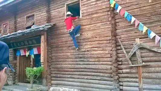 7300年前谜案：姑娘身上18把骨器，会阴处1支骨钉，全身35处伤