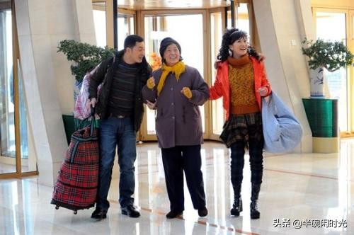 第一次见未来婆婆婆婆送了见面礼,婆婆来了第一次见媳妇