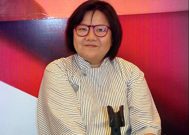 洪晃搞艺术的人,洪晃谈自己的利己主义