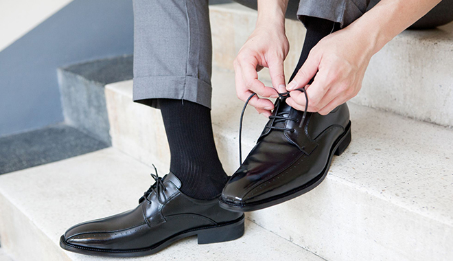哪个牌子的男士皮鞋穿得最舒服,男士短筒翻毛皮鞋怎么搭配衣服