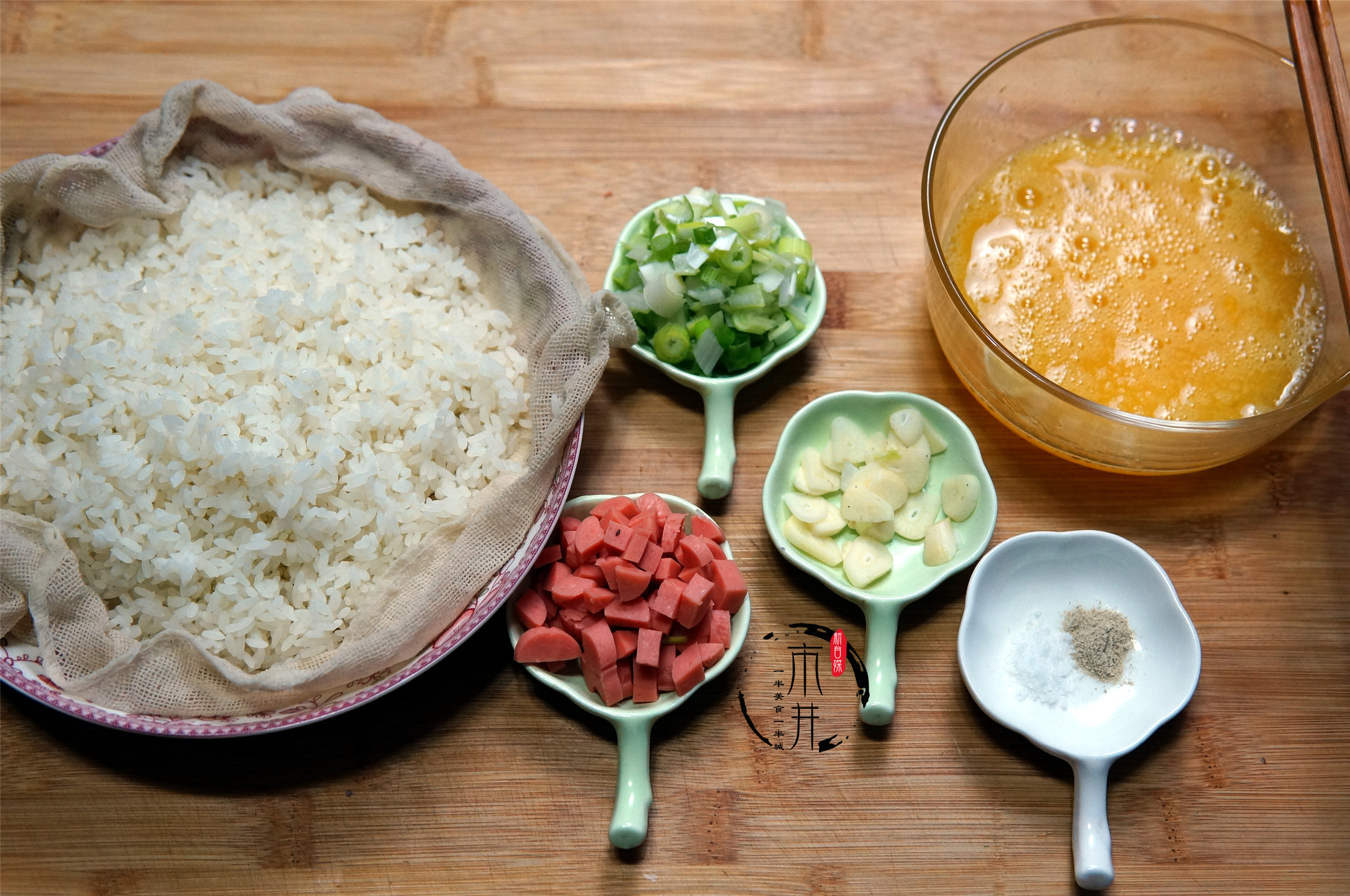 蛋炒饭米饭太黏了如何让米饭变干,蛋炒饭不放鸡蛋会粘锅是怎么回事