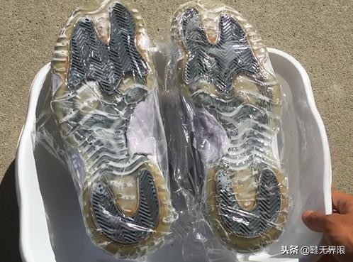 每双球鞋都值得被珍惜，最强球鞋清洁帖来了！拯救屎黄色鞋底把！